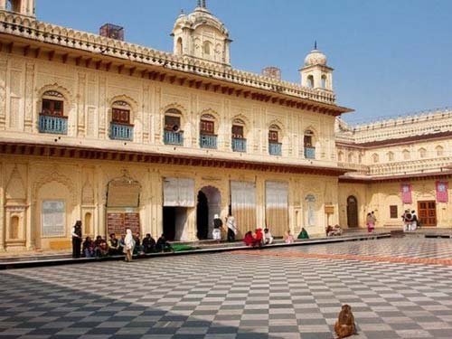 Lucknow Ayodhya Tour